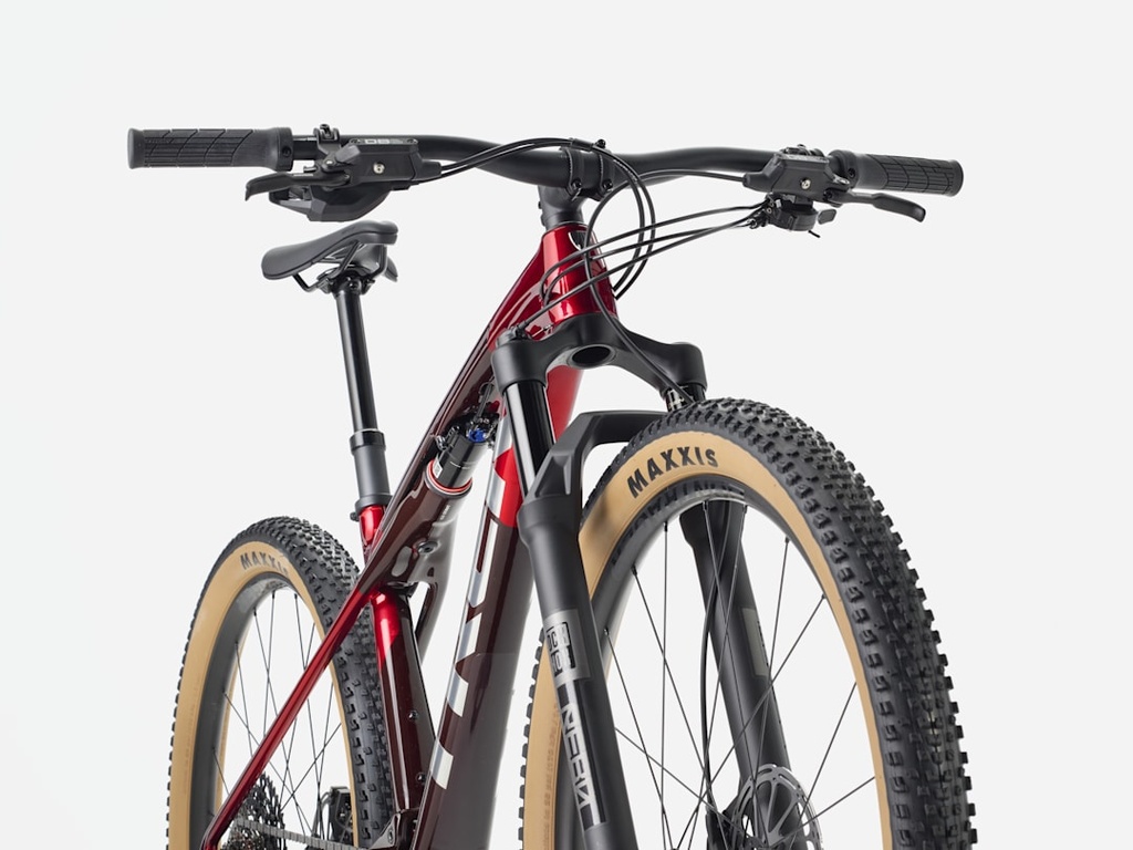 28907:Fury Red/Carbon Red Smoke - Vista 1