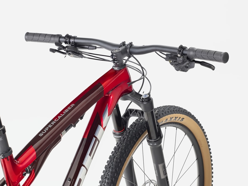 28907:Fury Red/Carbon Red Smoke - Vista 2