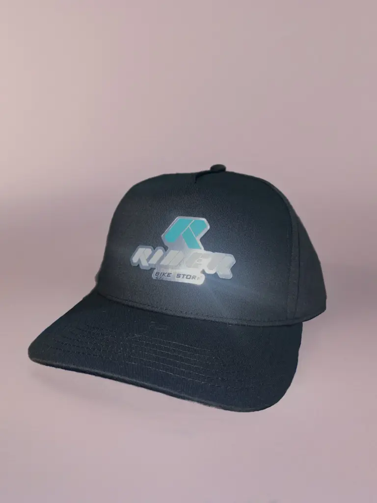GORRA RIDER LOGO PLATA COLOR