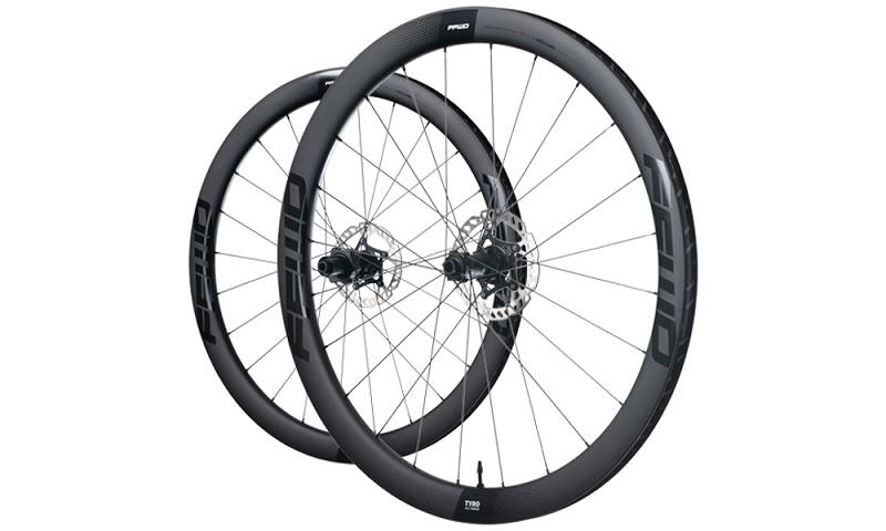 JUEGO DE RINES FFWD TYRO 2.0 (45MM) DISC FULL CARBON FFWD (HG) NEGRO MATTE