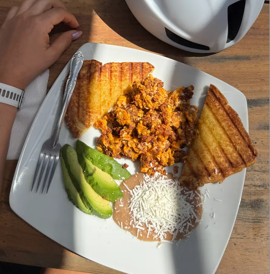 HUEVOS CON CHORIZO