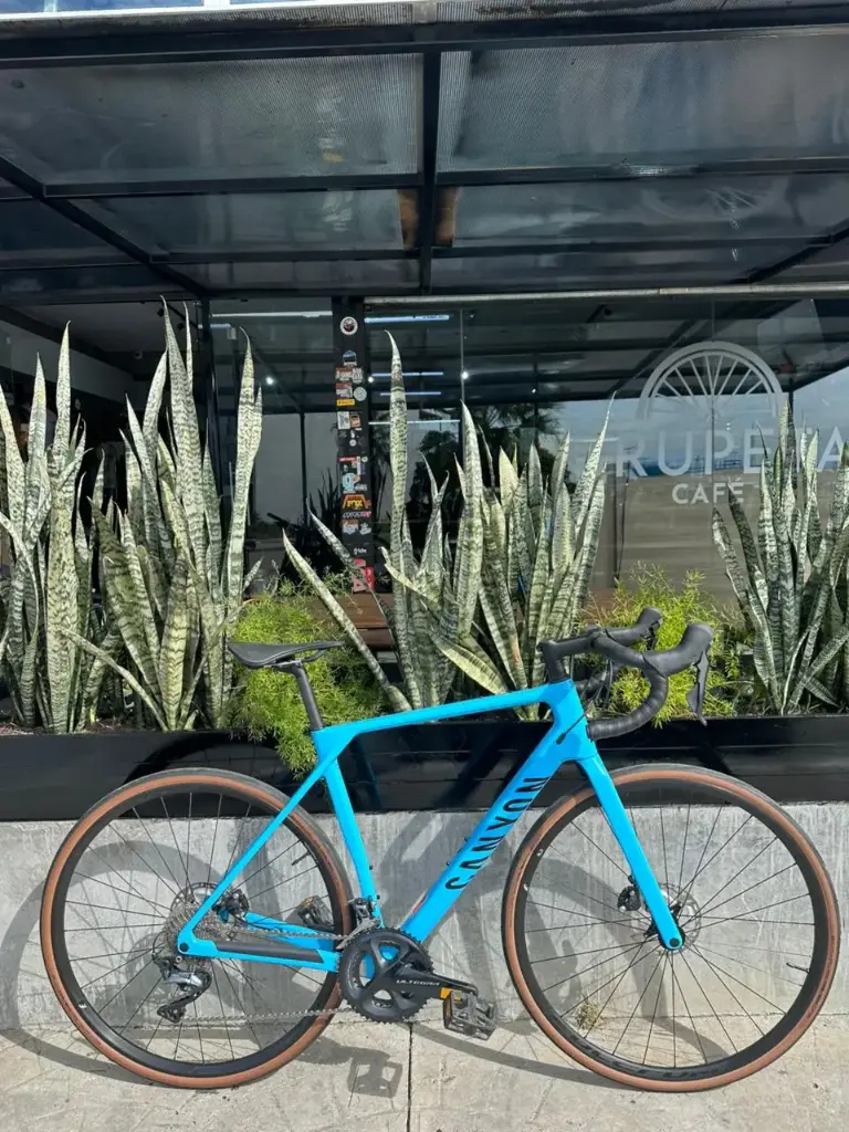 CANYON ENDURANCE CF TALLA M SEMINUEVA